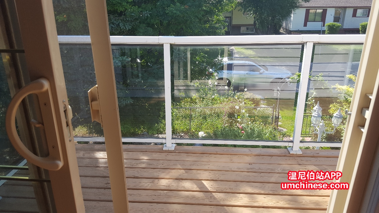 balcony.jpg